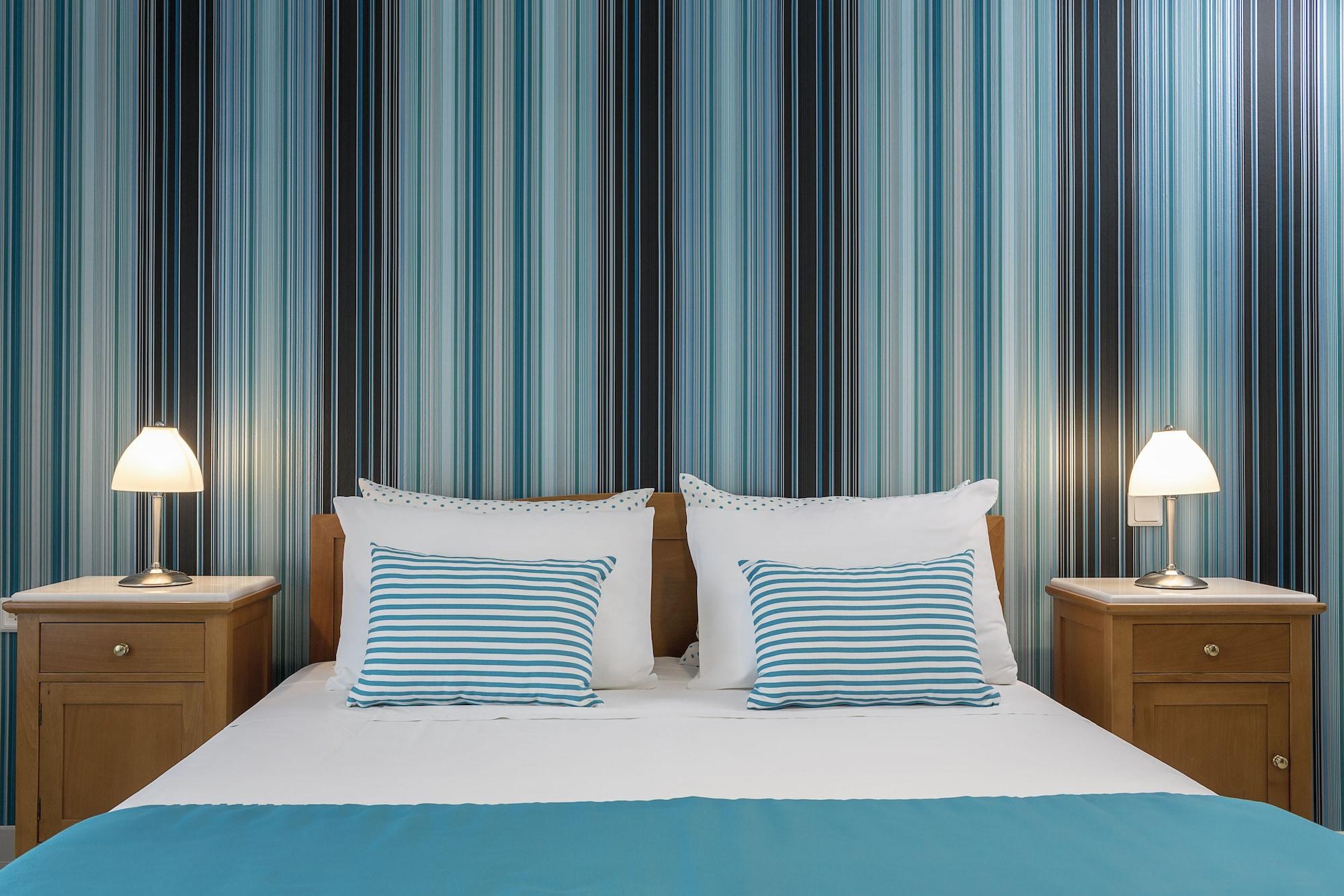 Santellini Hotel Kamári Kültér fotó